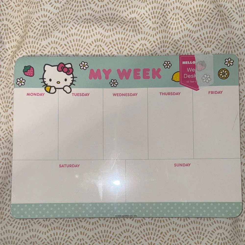 HELLO KITTY WEEKLY DEAK PAD